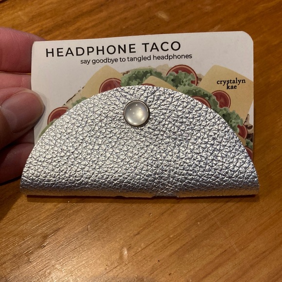 New! CRYSTALYN KAE Animal Print Headphone Tacos Cord Detanglers Metallic Leather - Picture 3 of 11